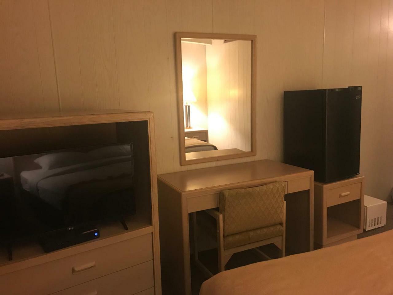 Oasis Hotel Cache Creek Bagian luar foto